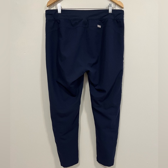 Figs Kade Cargo Scrub Pants Navy LP - Picture 8 of 13